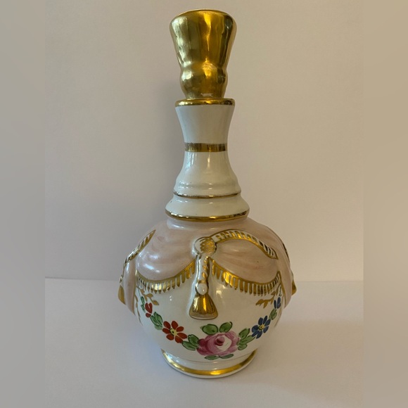 Carlin Comforts Pink Porcelain Vanity Perfume Decanter & Powder Dish - Picture 3 of 17